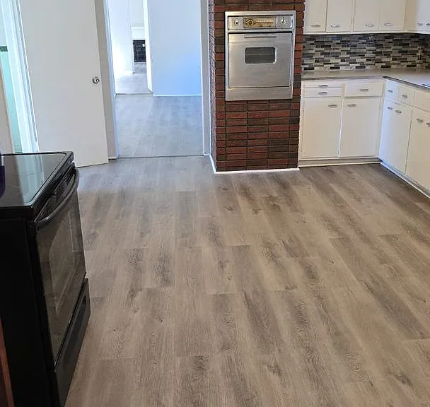 106 E North St — Photo 13