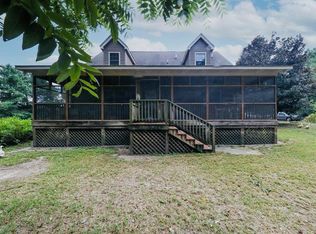 19428 Tomlin Hill Dr, Zuni, VA 23898