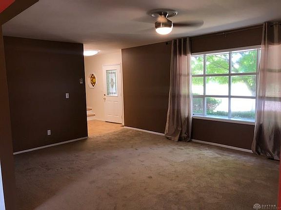 3rd image of 330 Bellaire Dr