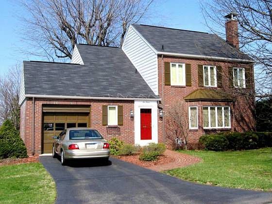 1st image of 930 Summit Dr