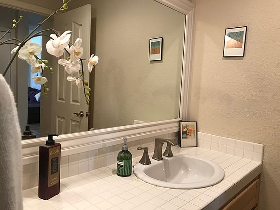 5th image of 14084 Capewood Ln