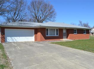 815 N Chestnut St, Breese, IL 62230
