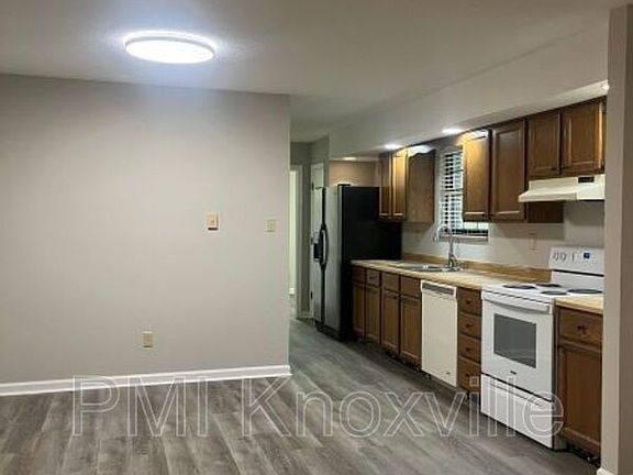 3rd image of 4723 Zirkle Dr