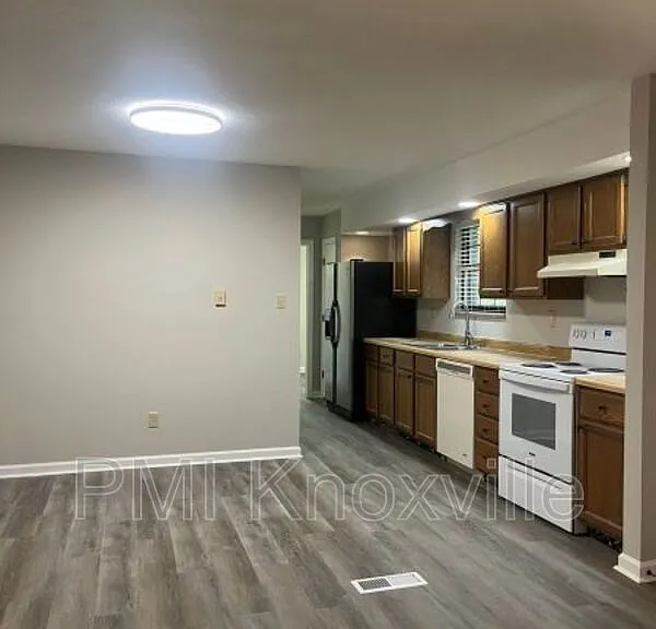 4723 Zirkle Dr — Photo 3
