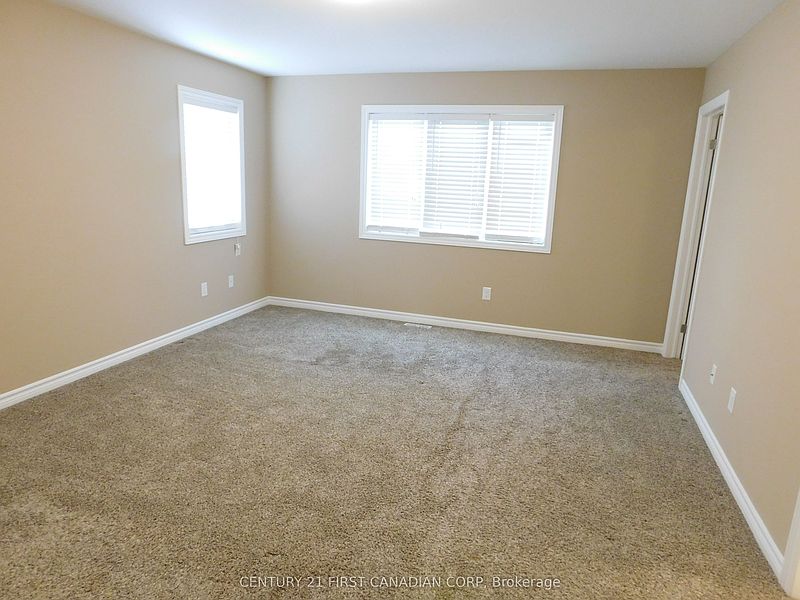 London House for rent - 6 Bedrooms — photo 15