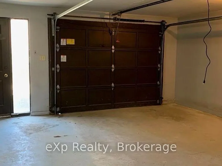 215 McNab St #10 — Photo 4