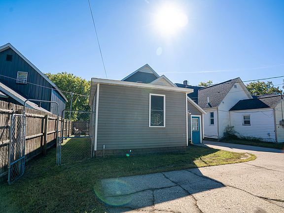 4th image of 51 E 18th St