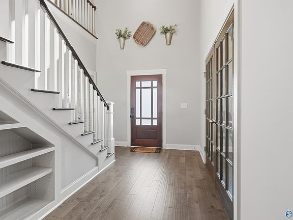 3rd image of 107 Patrick Acres Dr