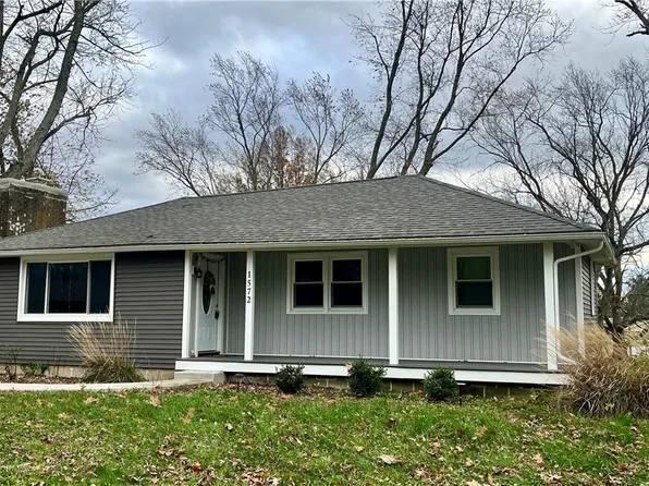 1572 Krumroy Rd, Akron, OH 44306
