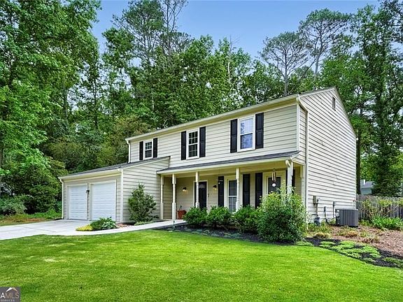 2nd image of 235 Barrington Dr E