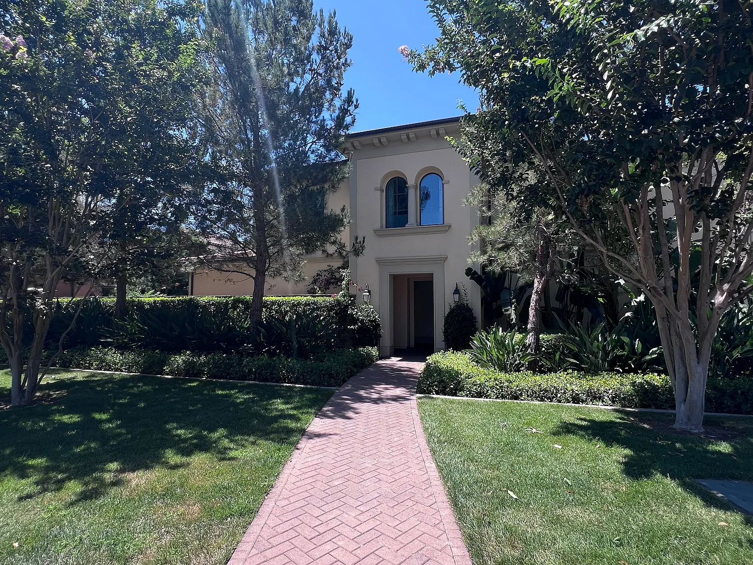 4 bed, 2435 sqft, $6,400 — Photo 1