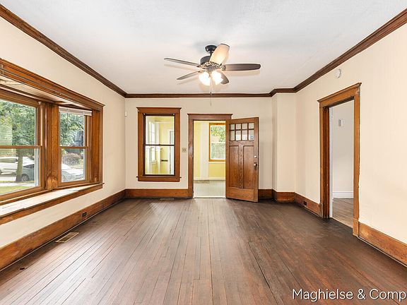 5th image of 1106 Alpine Ave NW