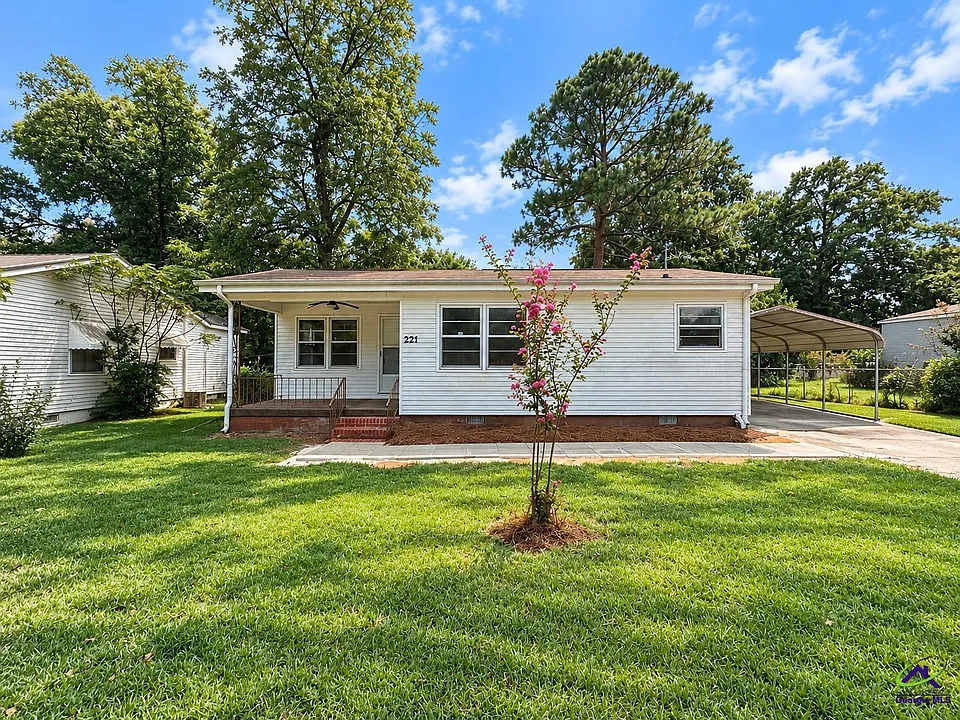 221 Shirley Dr
