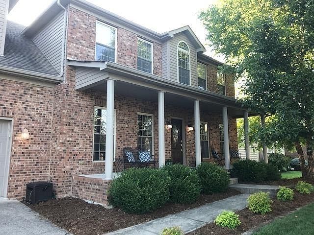 1st image of 425 Gleneagles Way
