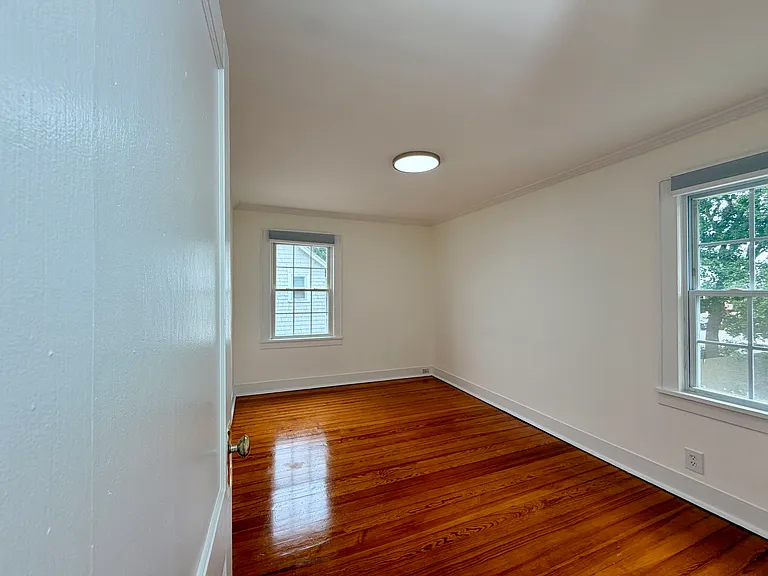 15 Washington Cir — Photo 4
