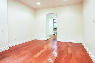 Rented by Warburg