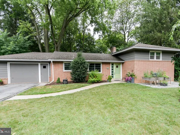 329 E Granada Ave, Hershey, PA 17033