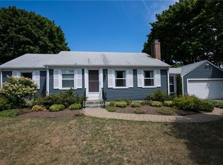 61 Primrose Hill Rd, Barrington, RI 02806