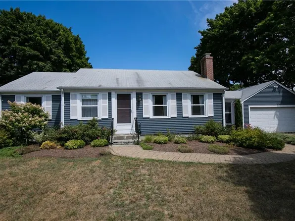 61 Primrose Hill Rd, Barrington, RI 02806