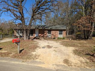 6556 Tareyton Rd, Fayetteville, NC 28314