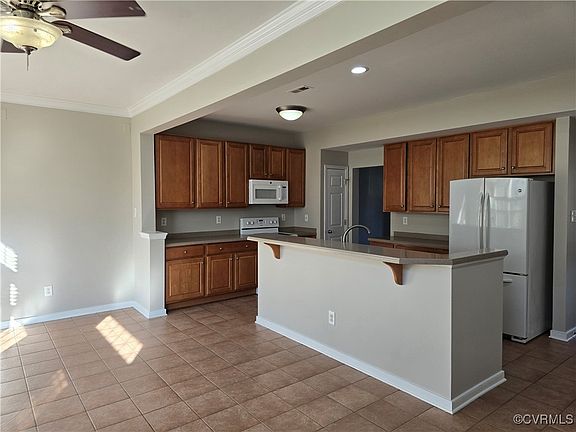 5th image of 1341 New Haven Ct