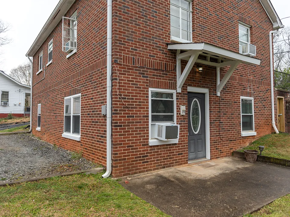 225 N Anderson St #B