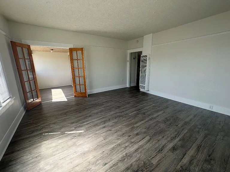 1445 Elm LB — Photo 13