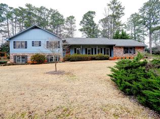 220 Hembree Rd, Roswell, GA 30075