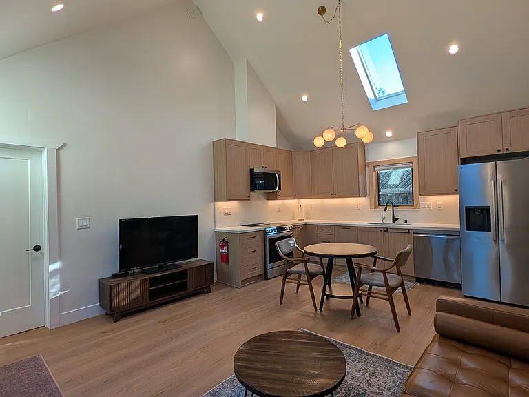 W San Fernando St — Photo 11