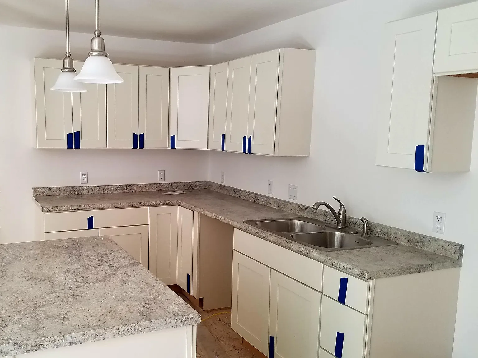 2 bed, 1000 sqft, $2,100 — Photo 1