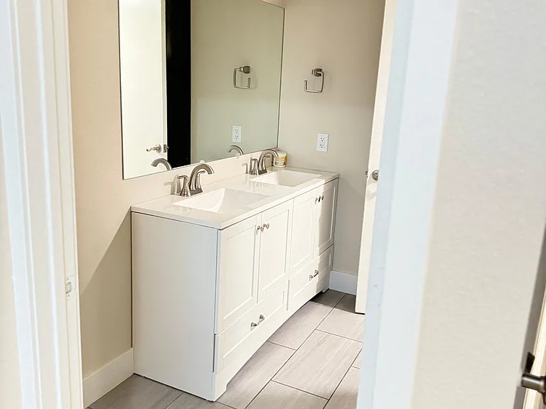 2311 E Hartford Ave #10 — Photo 5