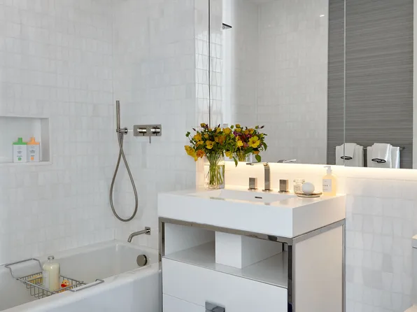 200 Amsterdam Avenue image 6 of 9