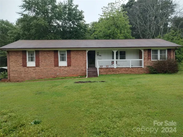 2090 25th Street Dr NE, Hickory, NC 28601