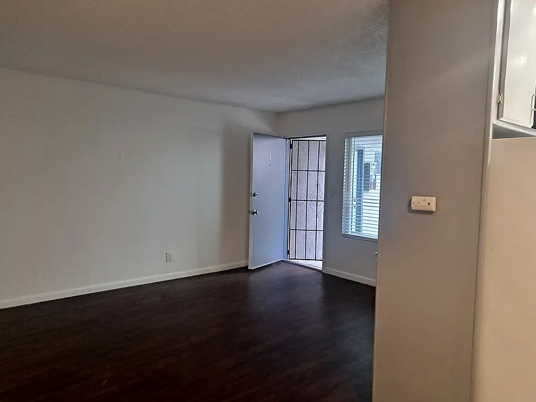 1663 Diamond St — Photo 7