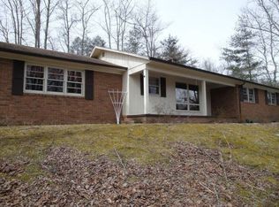 52 Swiss Pine Lake Dr, Spruce Pine, NC 28777