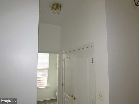 4th image of 5627 N Marwood Blvd