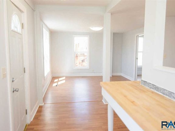 4th image of 626 N Franklin Ave