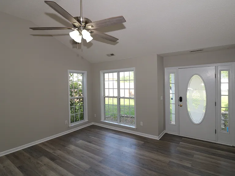 711 Harvest Way — Photo 18