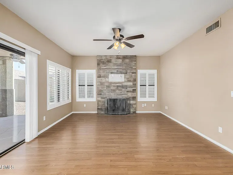 4334 E Anderson Dr — Photo 12
