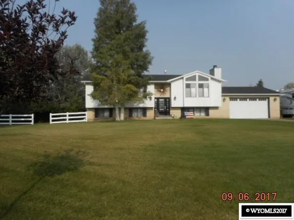 215 Washakie Dr, Evanston, WY 82930