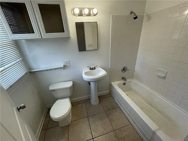 124 N Genois St #C — Photo 6