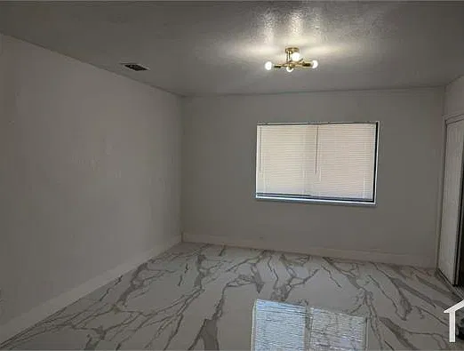 2 bed, 1100 sqft, $1,700 — Photo 2