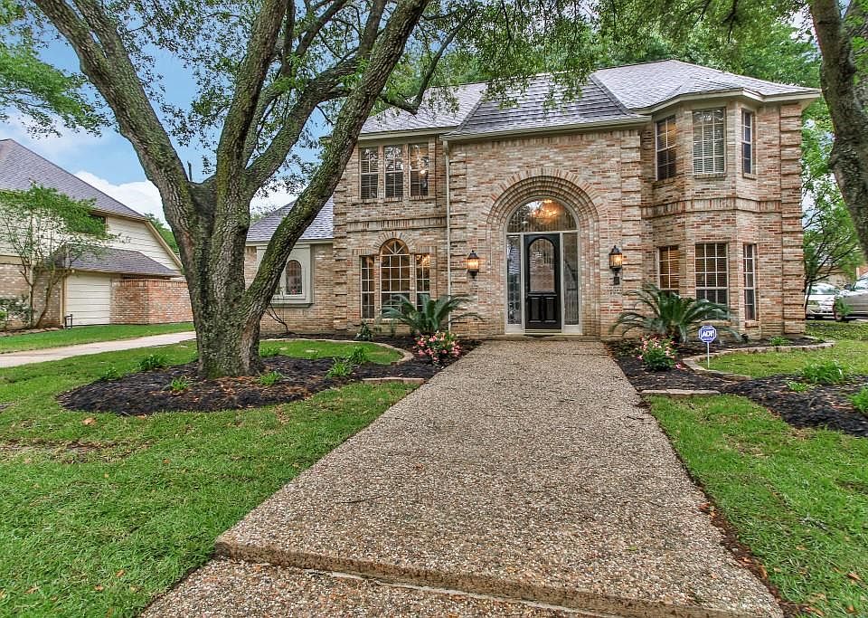 1st image of 20607 Cranfield Dr