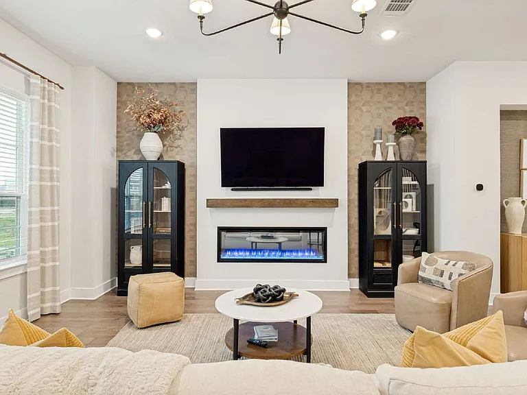 933 Heights Way — Photo 4