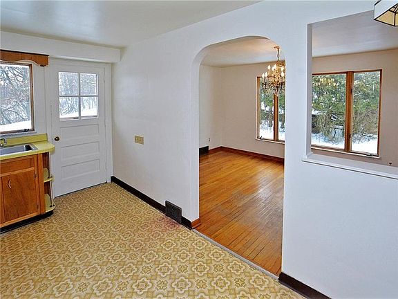 3rd image of 660 Idaho Ave
