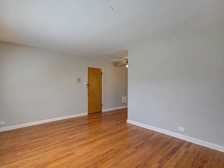 480 S Vine St — Photo 15