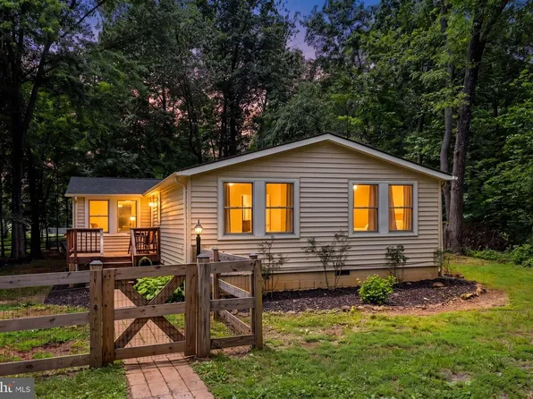 9448 Green Rd, Midland, VA 22728