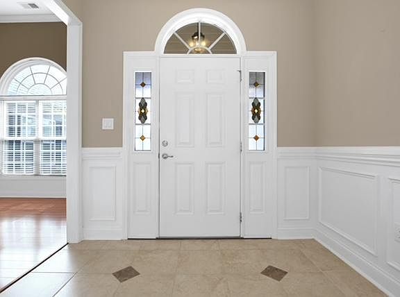 2nd image of 1461 Vergeland Dr
