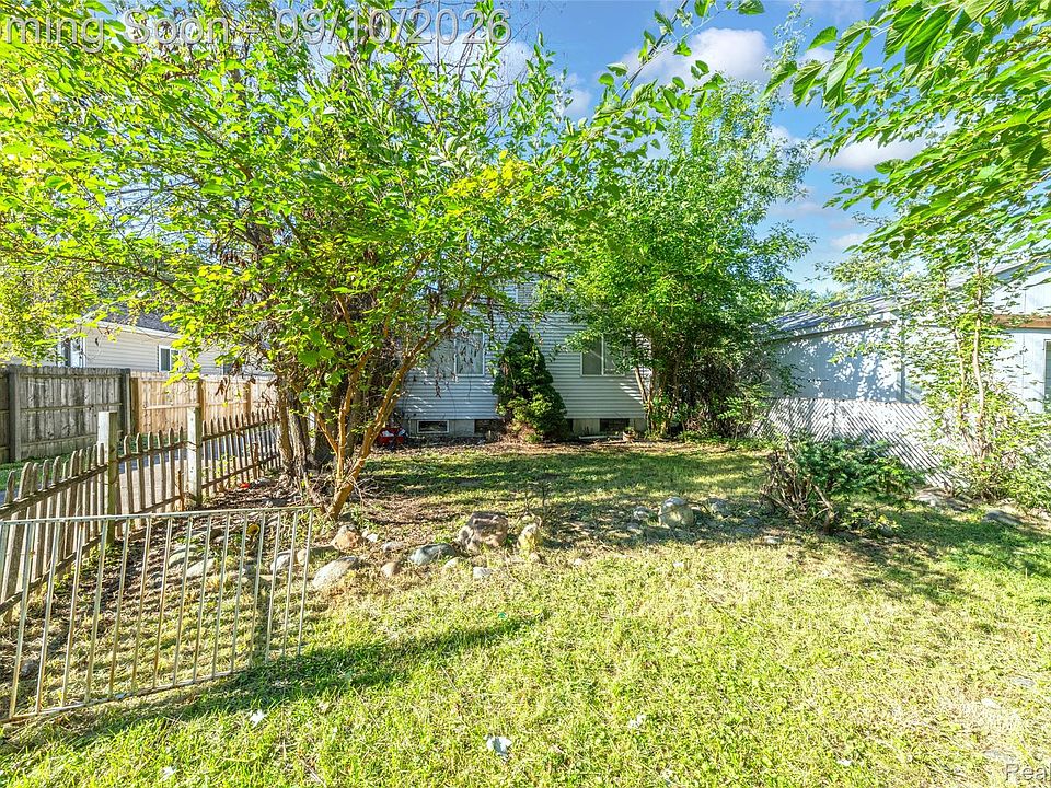 24935 Trombley St, photo 25