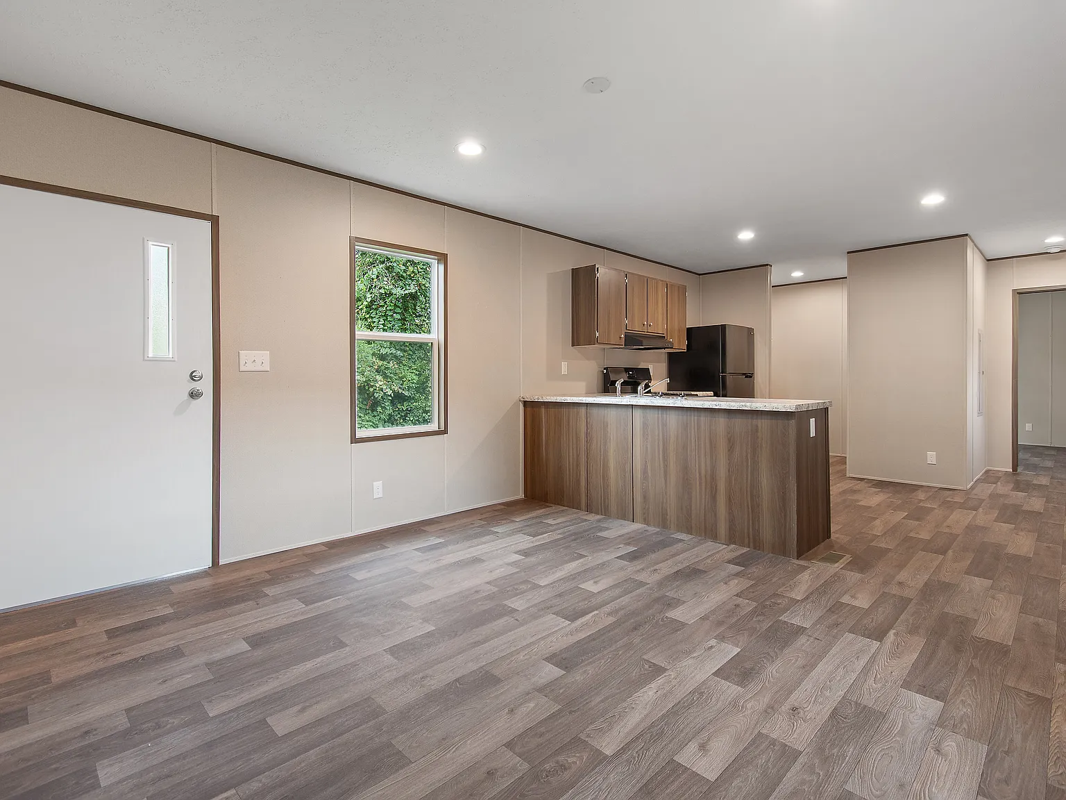 3 bed, 1075 sqft, $1,700 — Photo 4